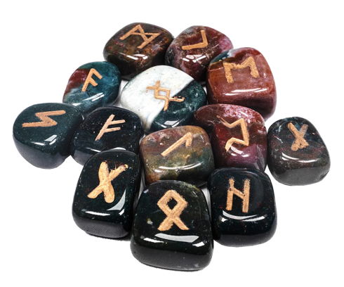 Bild på Kristallrunor: heliotrop (blodsten)